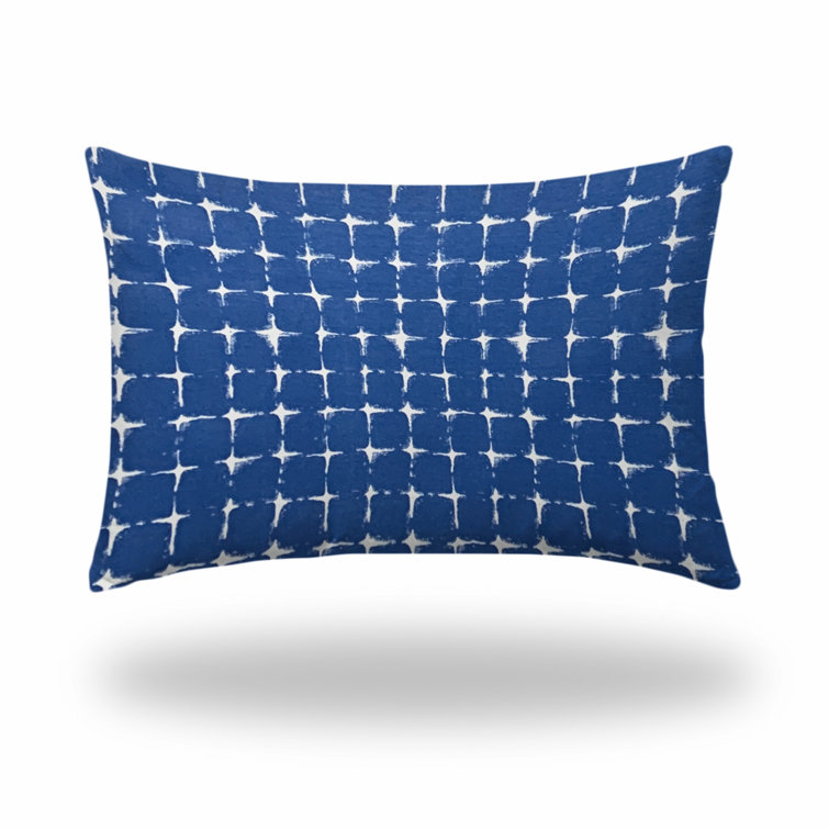 Blue gingham throw outlet pillows